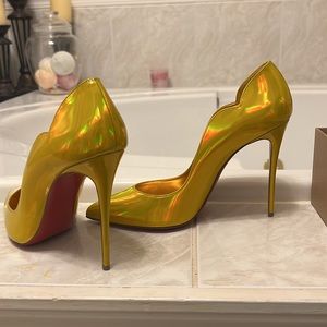 Christian Louboutin hot chick 100